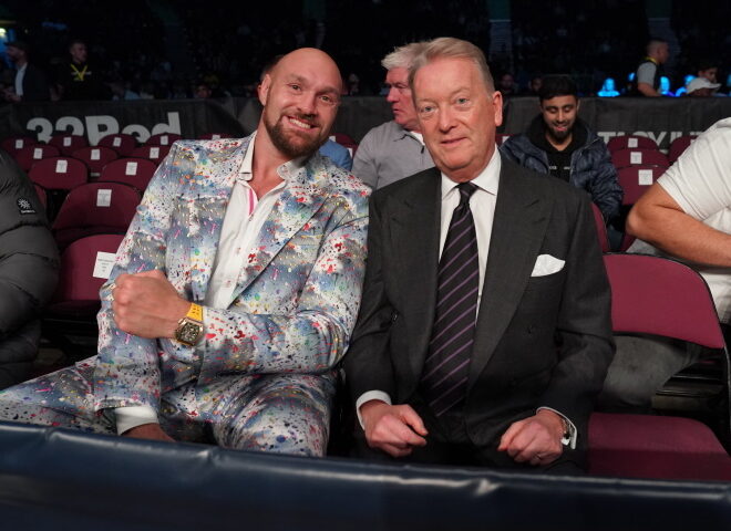 Une trilogie entre Oleksandr Usyk et Tyson Fury en 2026 ? Frank Warren explique la situation
