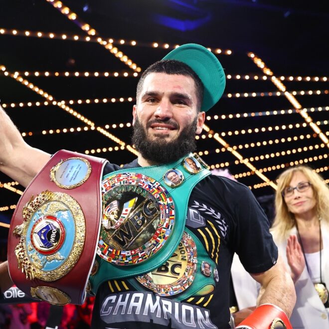 Artur Beterbiev pourrait affronter le mi-lourd invaincu Najee Lopez le 22 Novembre à Riyad