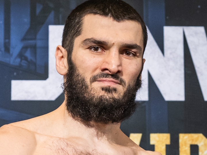 Artur Beterbiev vs. Deon Nicholson ajouté au programme du 22 Novembre à Riyad
