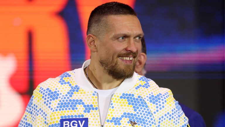 Combien de combats reste-t-il à Oleksandr Usyk ? Sergey Lapin répond