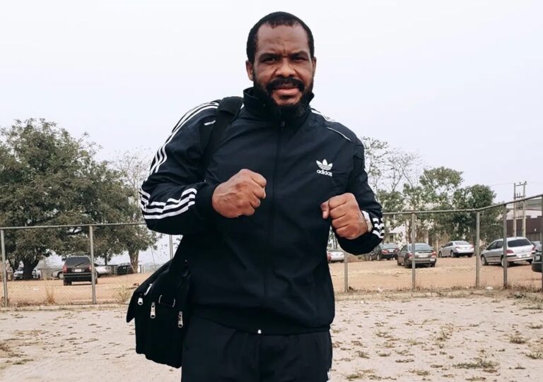 Ike Ibeabuchi remporte son combat de retour après 26 ans d’inactivité et défie Oleksandr Usyk