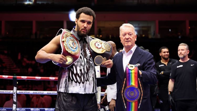 Le promoteur Frank Warren réagit à l’effet que Turki veut voir le combat Usyk vs. Itauma