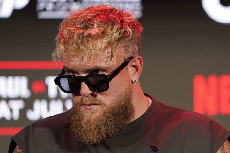Jake Paul se fixe des objectifs pour 2030 : Battre Usyk, combattre sur la Lune