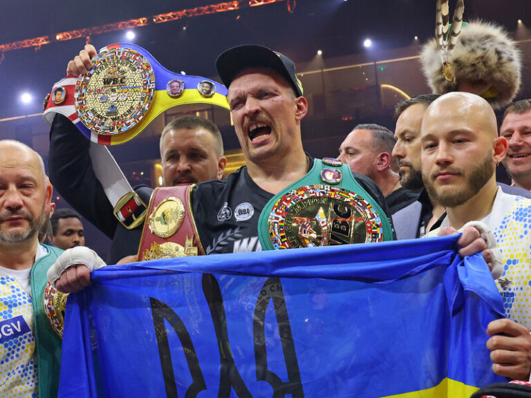 Oleksandr Usyk classé 4e meilleur boxeur du 21e siècle par ESPN