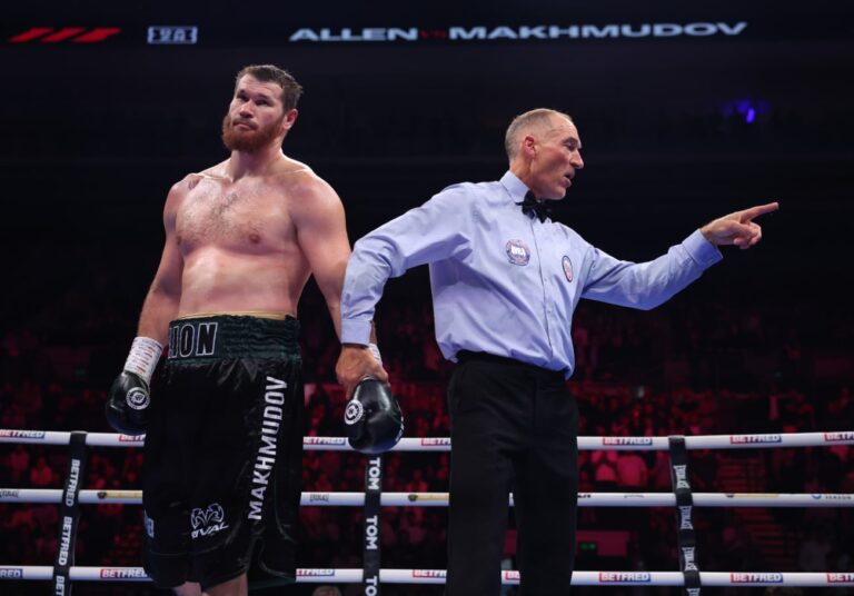 Arslanbek Makhmudov bat Dave Allen par decision unanime