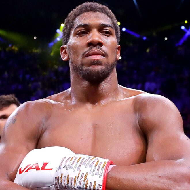 Eddie Hearn croit aux chances d’un retour de Joshua avant fin 2025