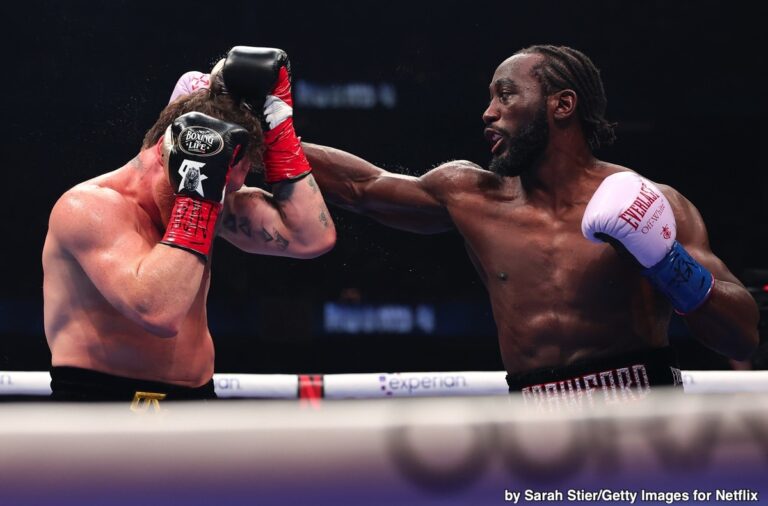 Terence Crawford critique le WBC pour ne pas avoir ordonné le combat Canelo vs. Benavidez