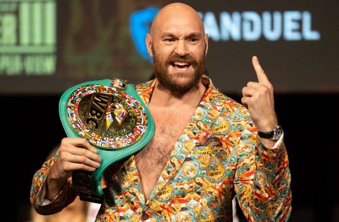 Tyson Fury met en garde Anthony Joshua : « Si nos chemins se croisent, je te mettrai KO »