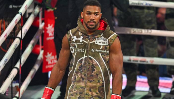 Anthony Joshua fait une première déclaration depuis son tragique accident de voiture ayant causé la perte de ses deux proches amis