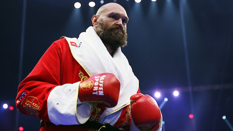Frank Warren commente le combat entre Tyson Fury vs. Arslanbek Makhmudov : « Fury affronte un adversaire redoutable »