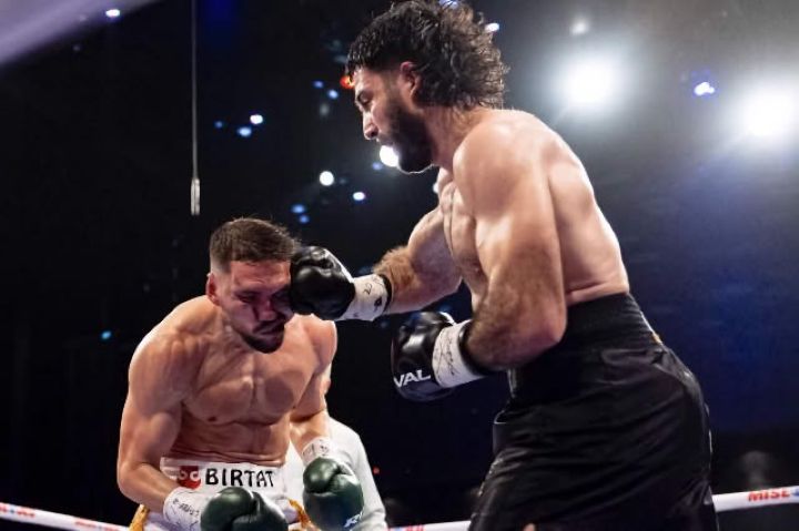 Mehmet Unal bat Altin Zogaj par KO au 9e round au Casino de Montréal