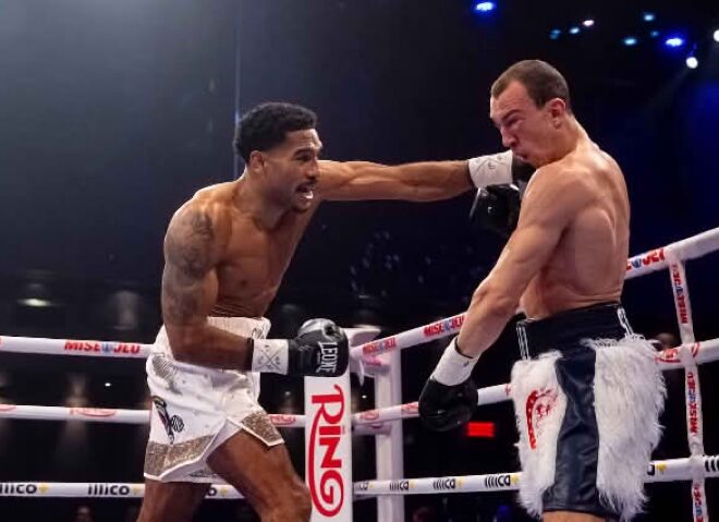 Osleys Iglesias stoppe Pavel Silyagin au 8e round et remporte le titre mondial IBF vacant des super-moyens