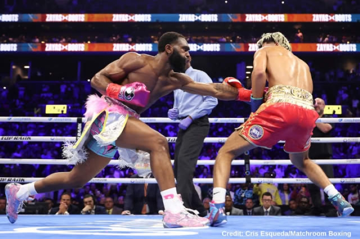 Jaron Ennis bat Xander Zayas par TKO au 7e round et s’empare des titres WBA et WBO des super-welters