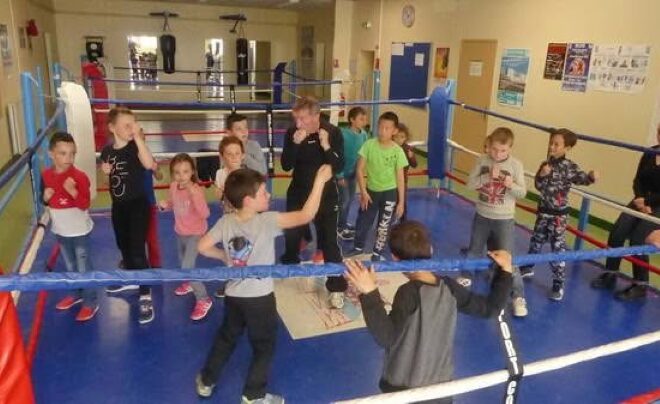 Rentrée sportive : Et si les enfants progressaient en boxe comme au judo, avec des « Gants de Couleur » ?